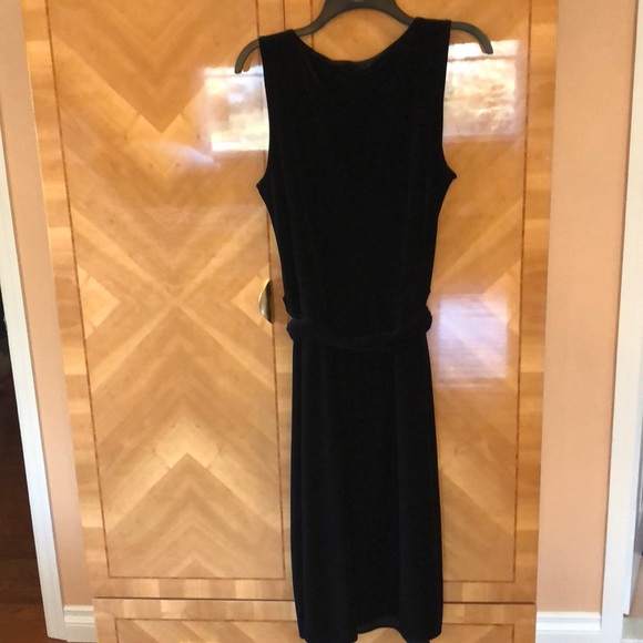 Black dress - Picture 4 of 4